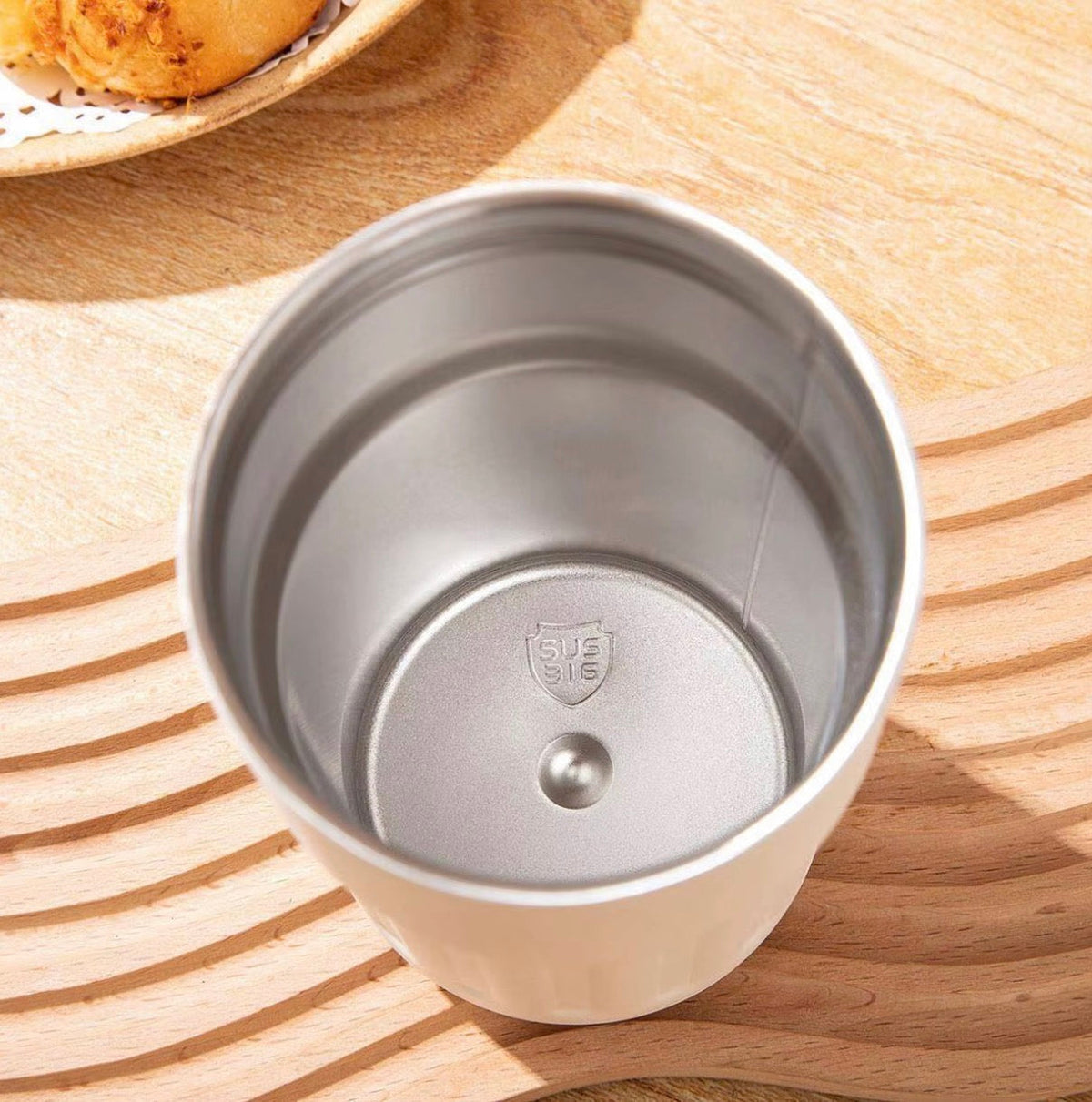 Calvera  — 420 ml Insulated Mug with Carry Belt